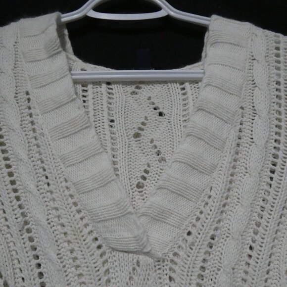AMERICAN EAGLE OUTFITTERS | medium | Hooded White Knitted Lace Sweater W Pockets - Picture 5 of 16